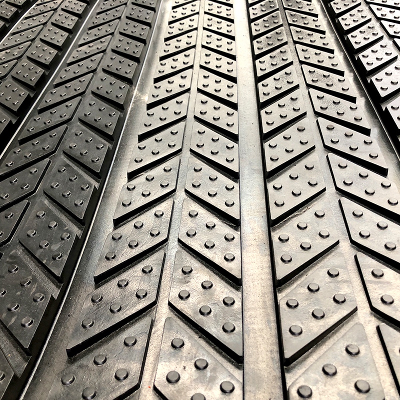 Fishbone Rubber Stall Mat